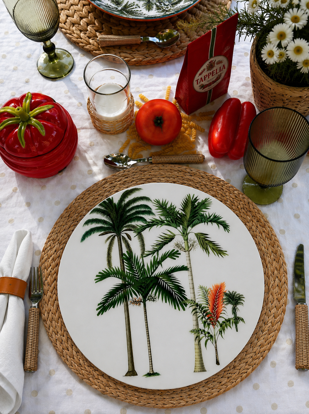 Botanical Tropical Palms Round Placemats | Tropical Elegance Collection