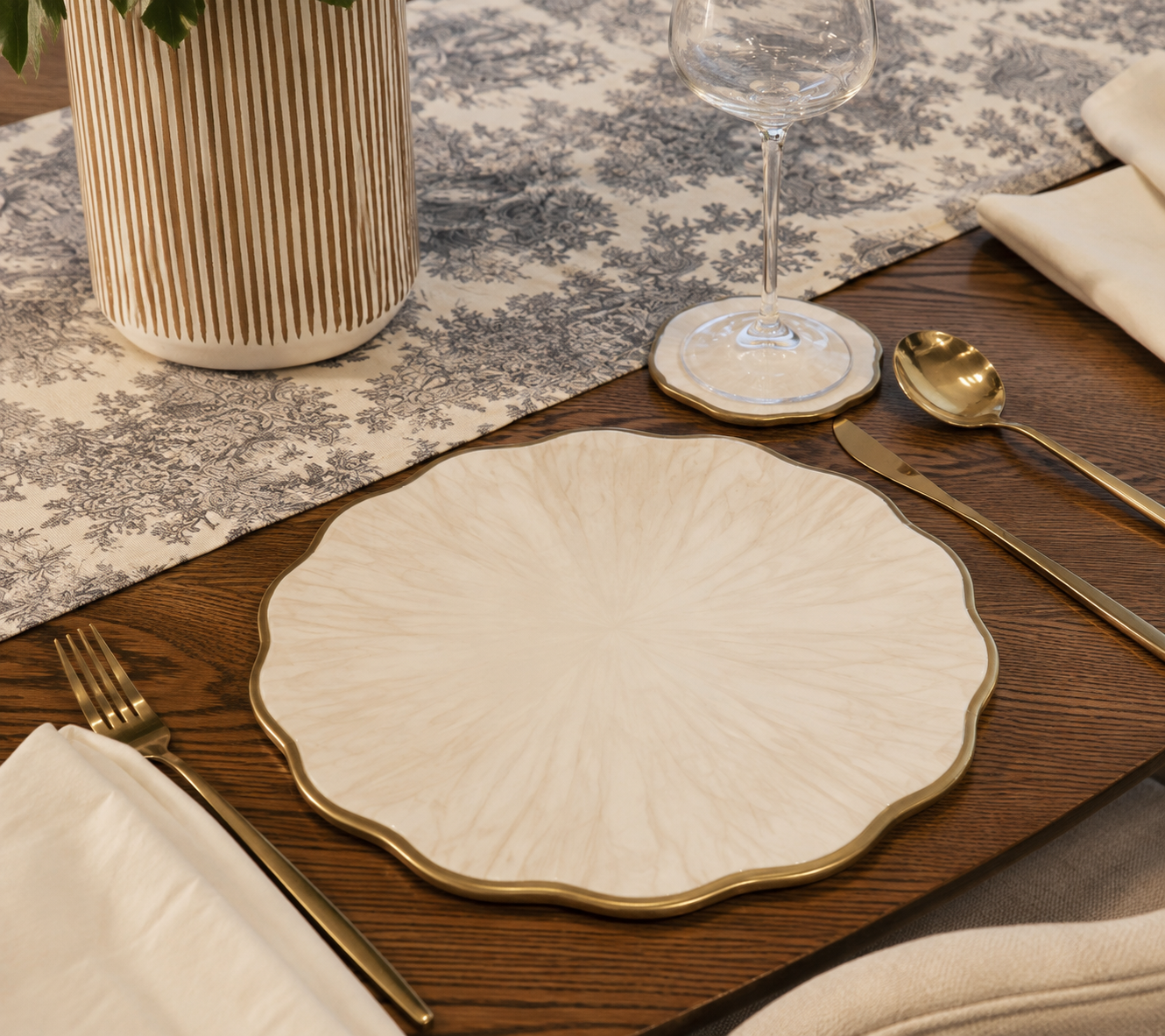 Ivory Pearl Resin Placemat – Handmade Luxury Table Decor