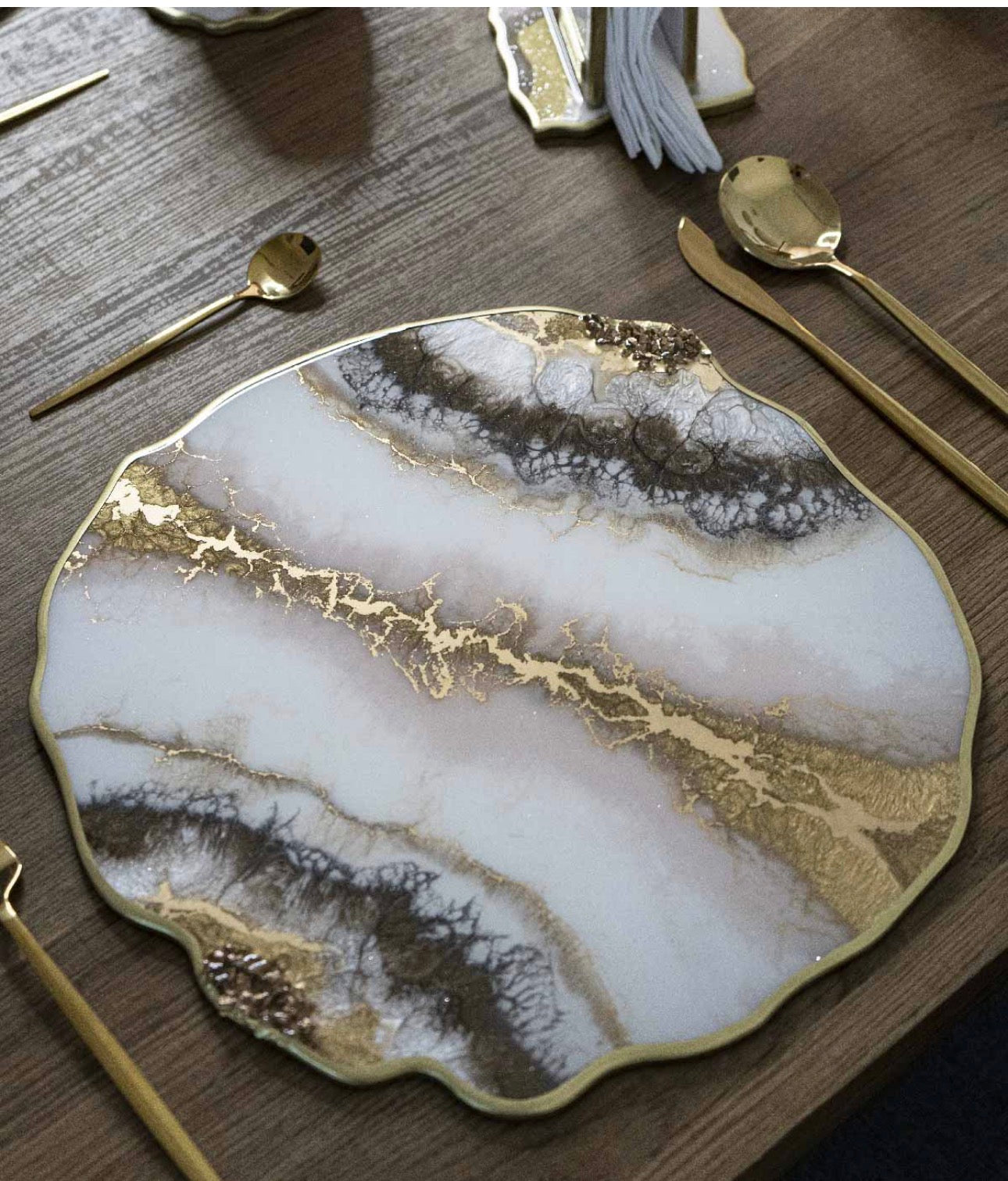 Imperial Marble Resin Placemats – Handmade White, Black & Gold Table Set